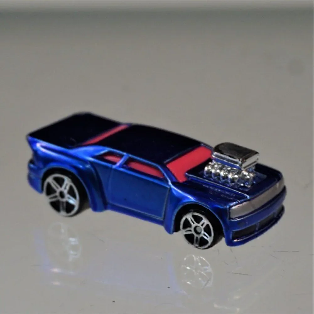 Maisto Whiplash Fresh Metal Die-cast 1:64 Car Blue & Orange Loose